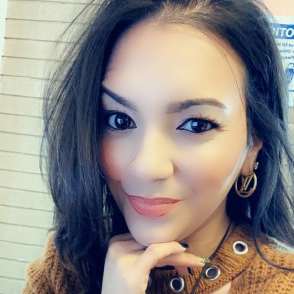 Meet your Posher, Melissa - Picture 6 of 6